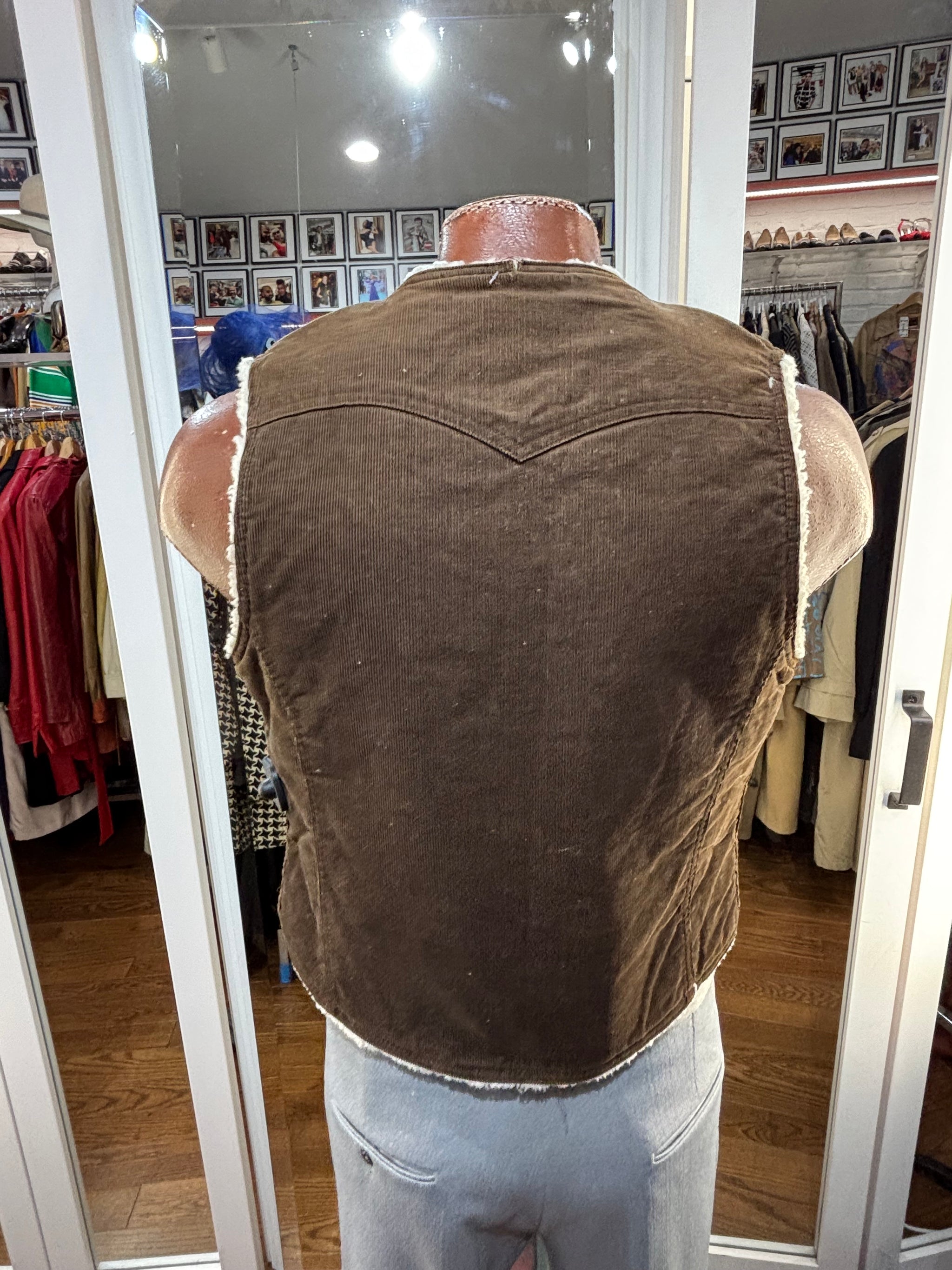 70's Brown Corduroy & Sherpa Vest By Levi's – Hamlets Vintage