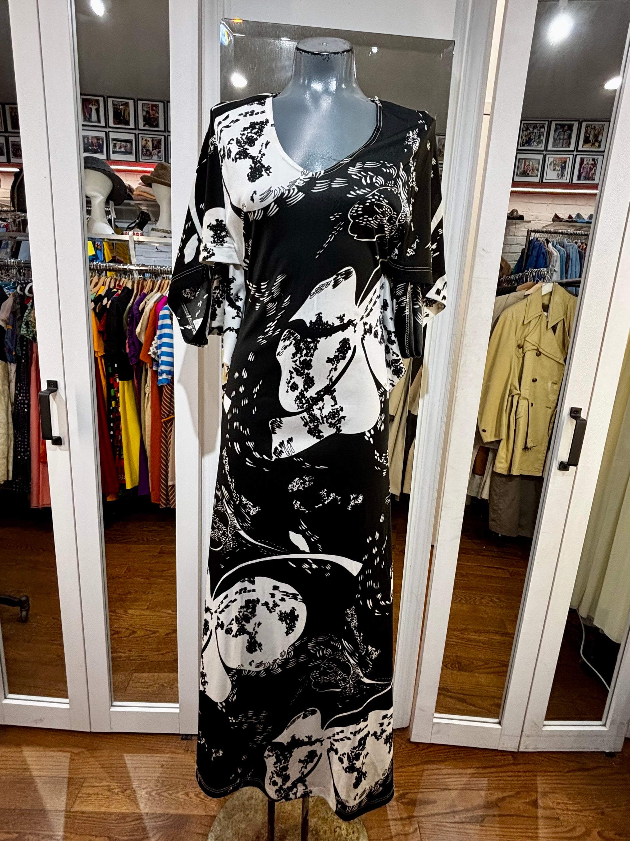 black and white abstract maxi dress 70’s Black And White Abstract Print Maxi Dress By Jersea Modeller Of Sweden