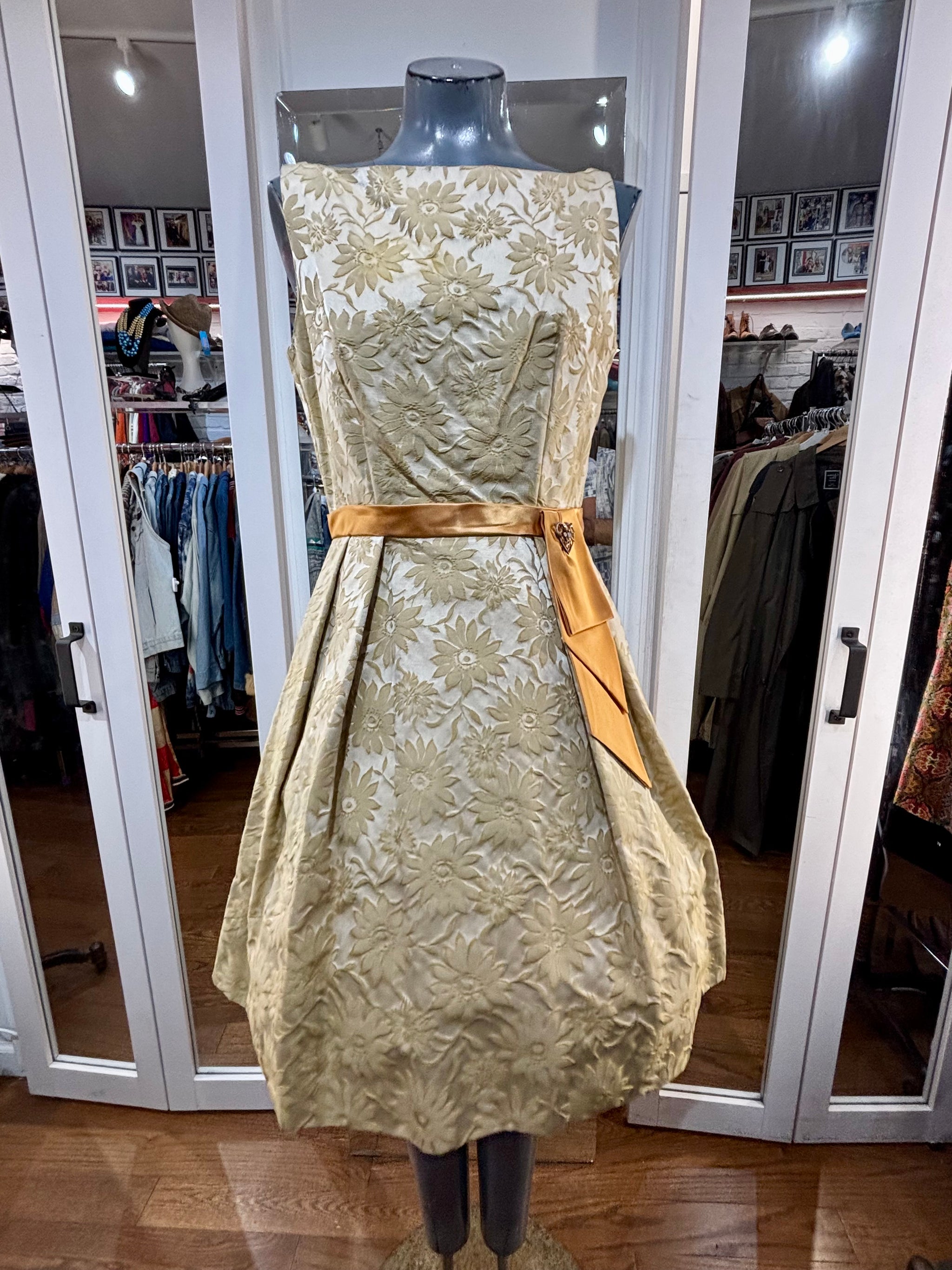 50s Beige Brocade Flower print Fit & Flare Dress With Brooch On Satin Waist Strap 50s Beige Brocade Flower print Fit & Flare Dress With Brooch On Satin Waist Strap
