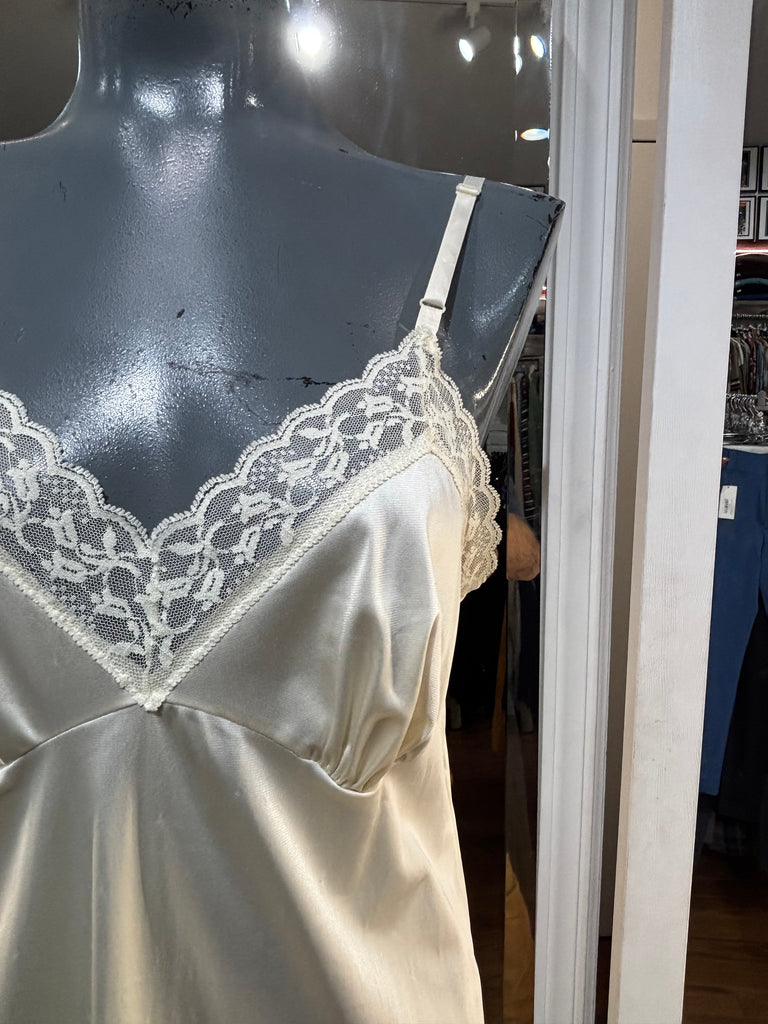 60's Cream Slip Dress With Lace Detailing By Sears Hamlets Vintage 60's Cream Slip Dress With Lace Detailing By Sears Hamlets Vintage