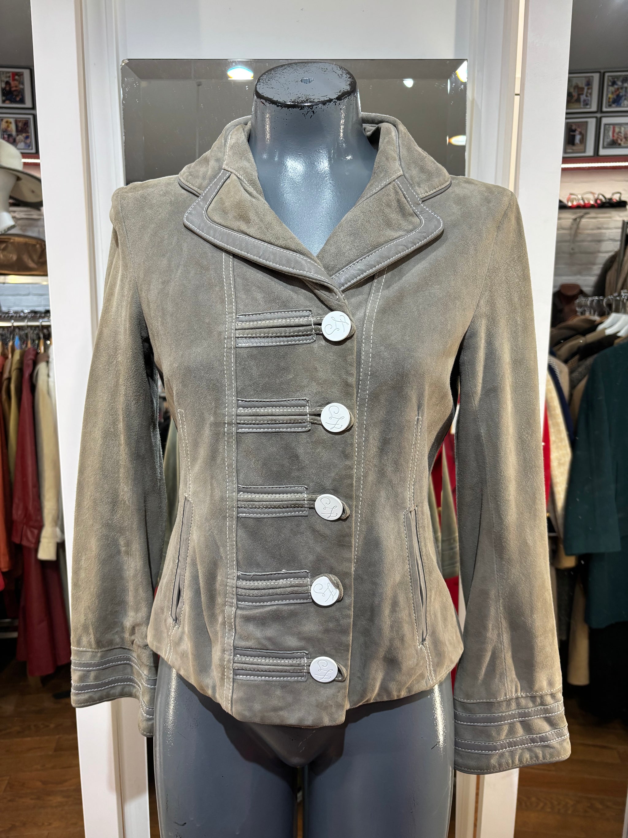 62996136-F5B9-46CC-B022-