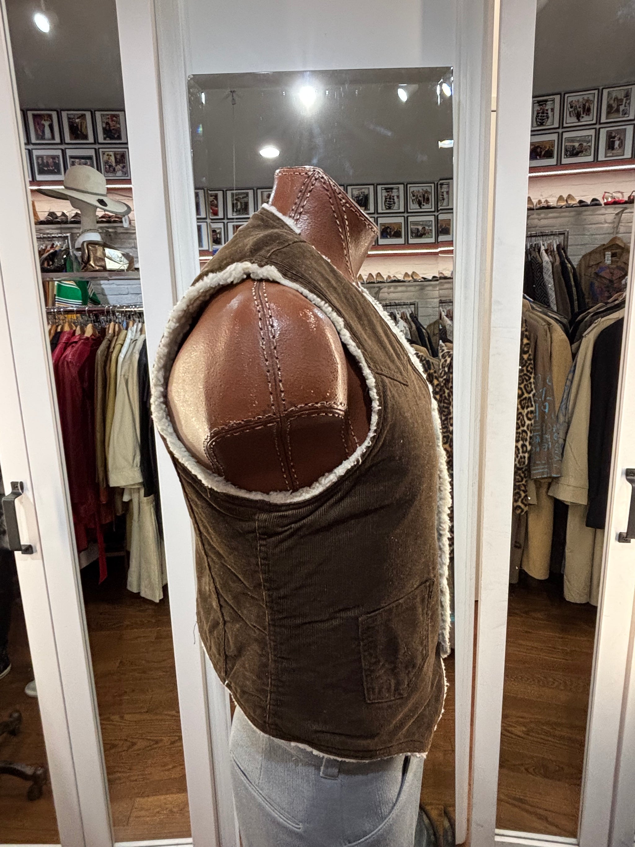 70's Brown Corduroy & Sherpa Vest By Levi's – Hamlets Vintage