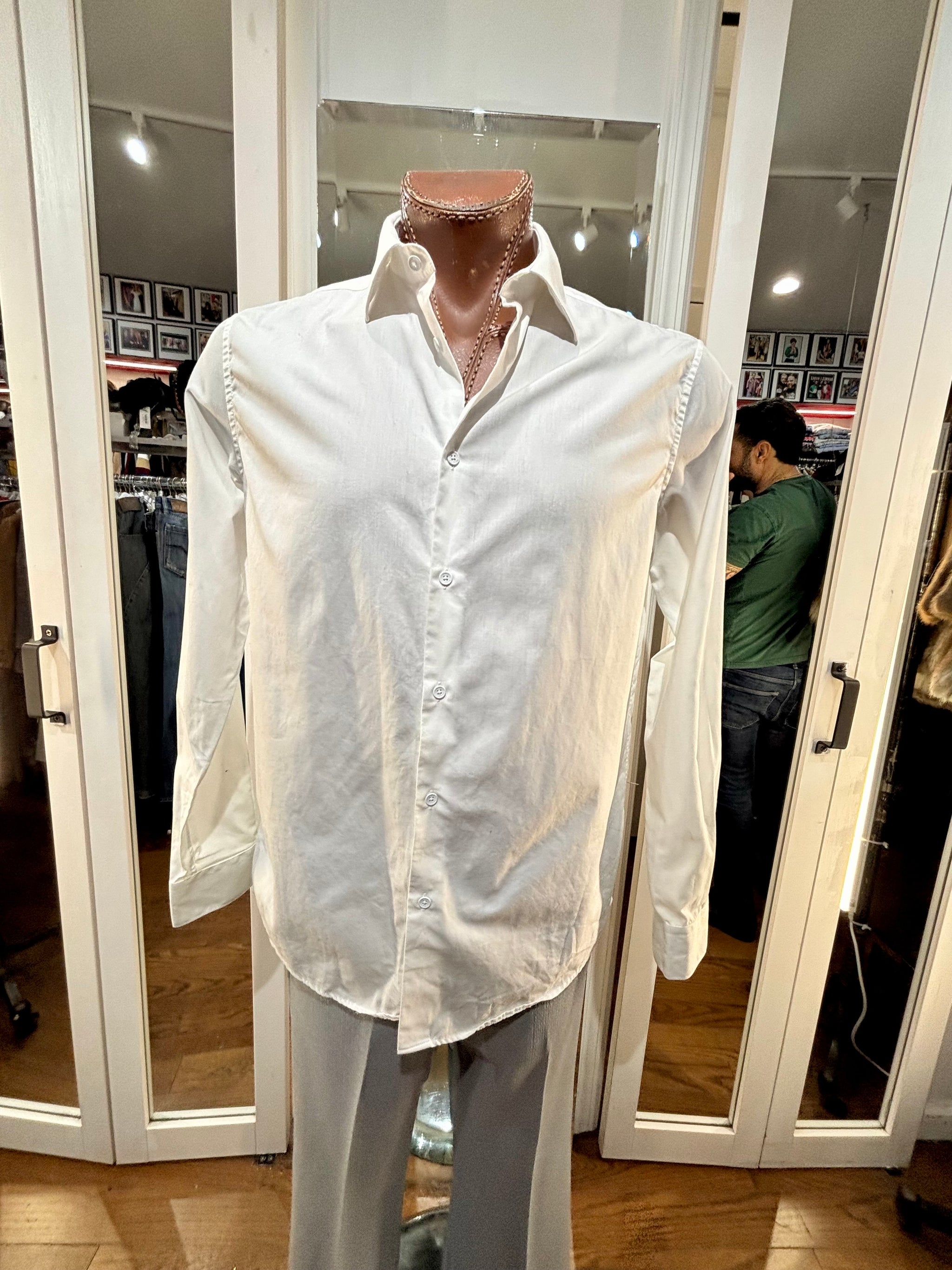 louis vuitton white dress shirt LOUIS VUITTON Long Sleeved Fitted Shirt Optical White. Size 36
