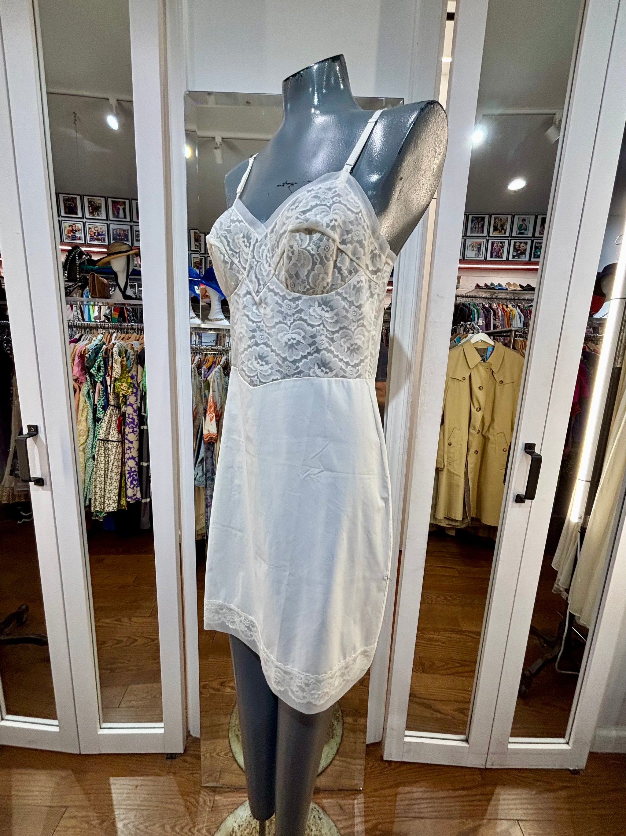 60's White Slip Dress Featuring White Roses Lace By Warner's – Hamlets  Vintage