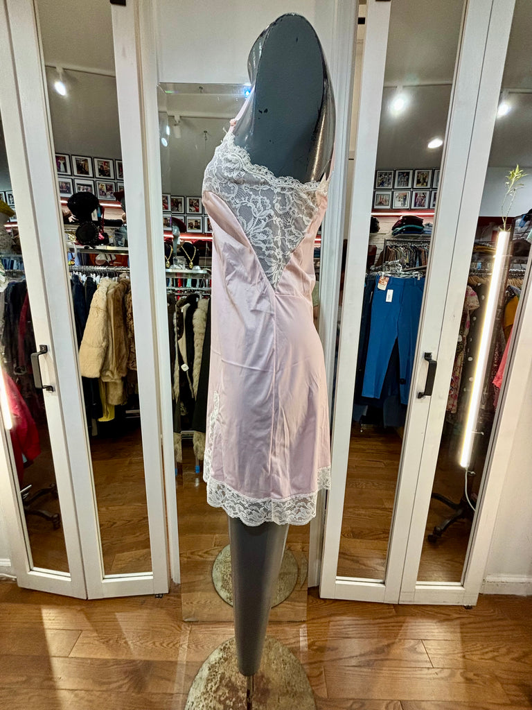 pink vintage slip dress 80’s Pale With Lace Detailing By Sears best on XS Color:Leopard Lawai HI SWEETHEART BOWTIE LONG DRESS