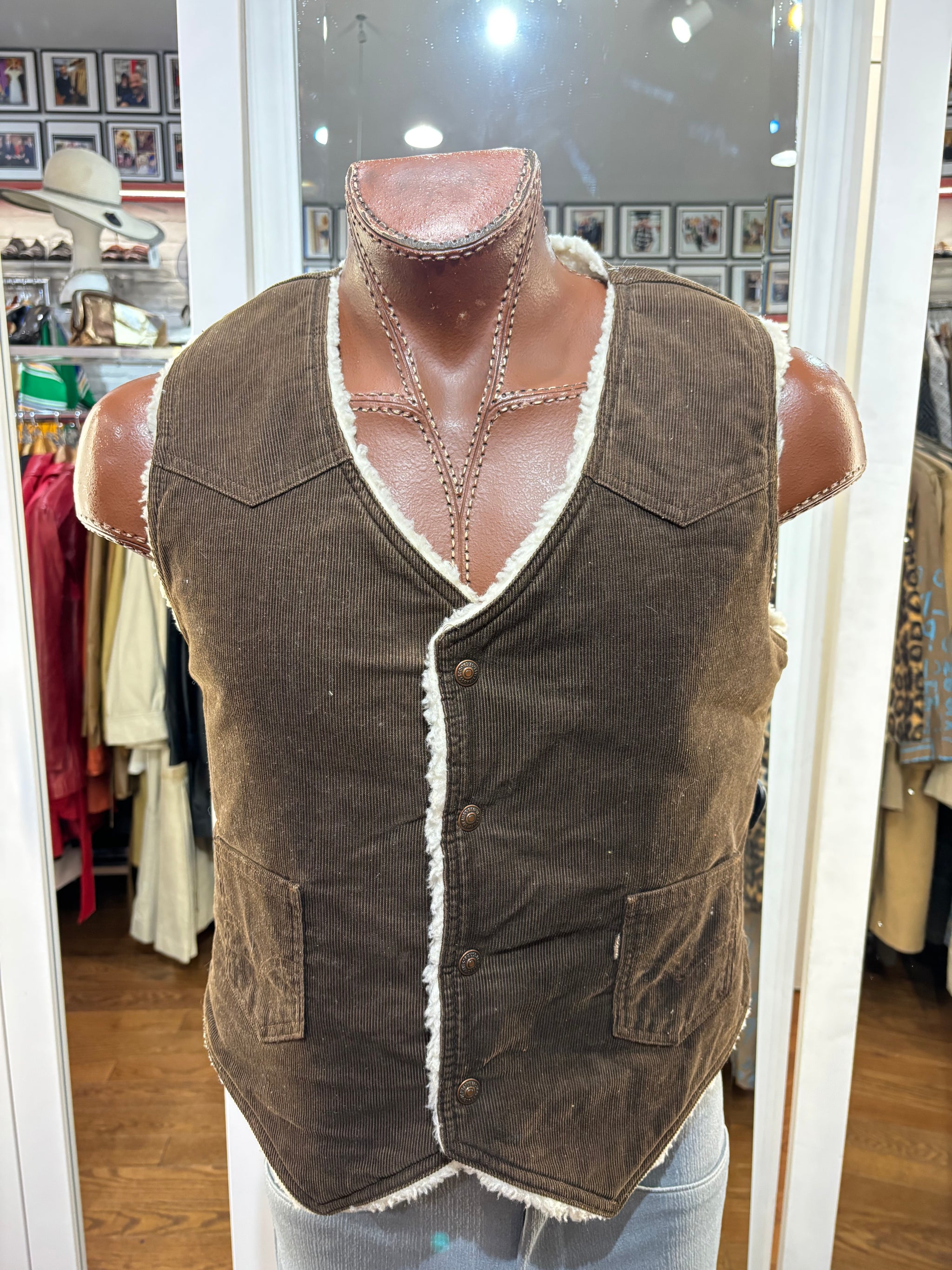 70's Brown Corduroy & Sherpa Vest By Levi's – Hamlets Vintage