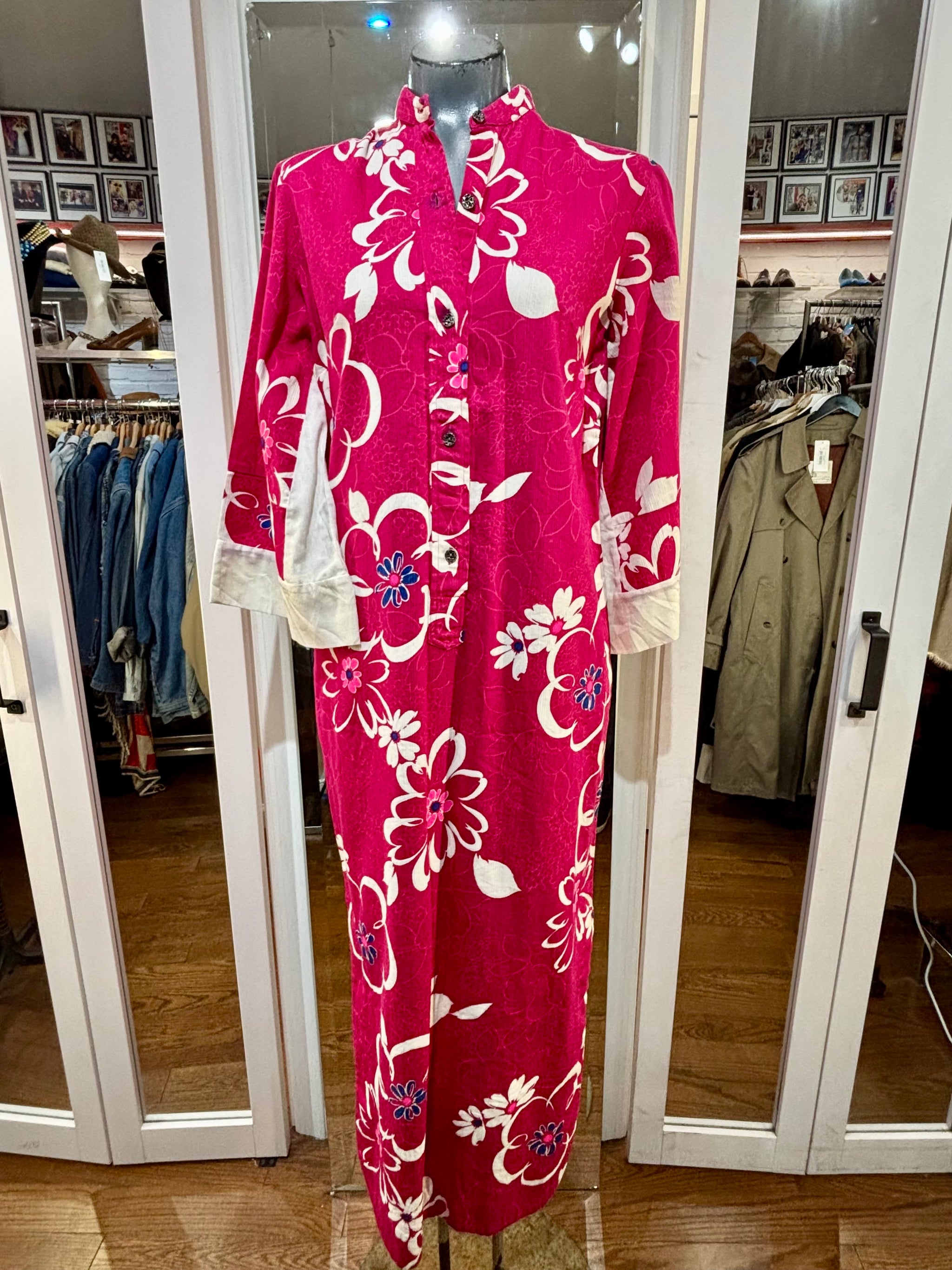 70's style maxi dresses 70's Fuchsia & White Flower Print Tunic Style Hawaiian Maxi Dress – Hamlets  Vintage