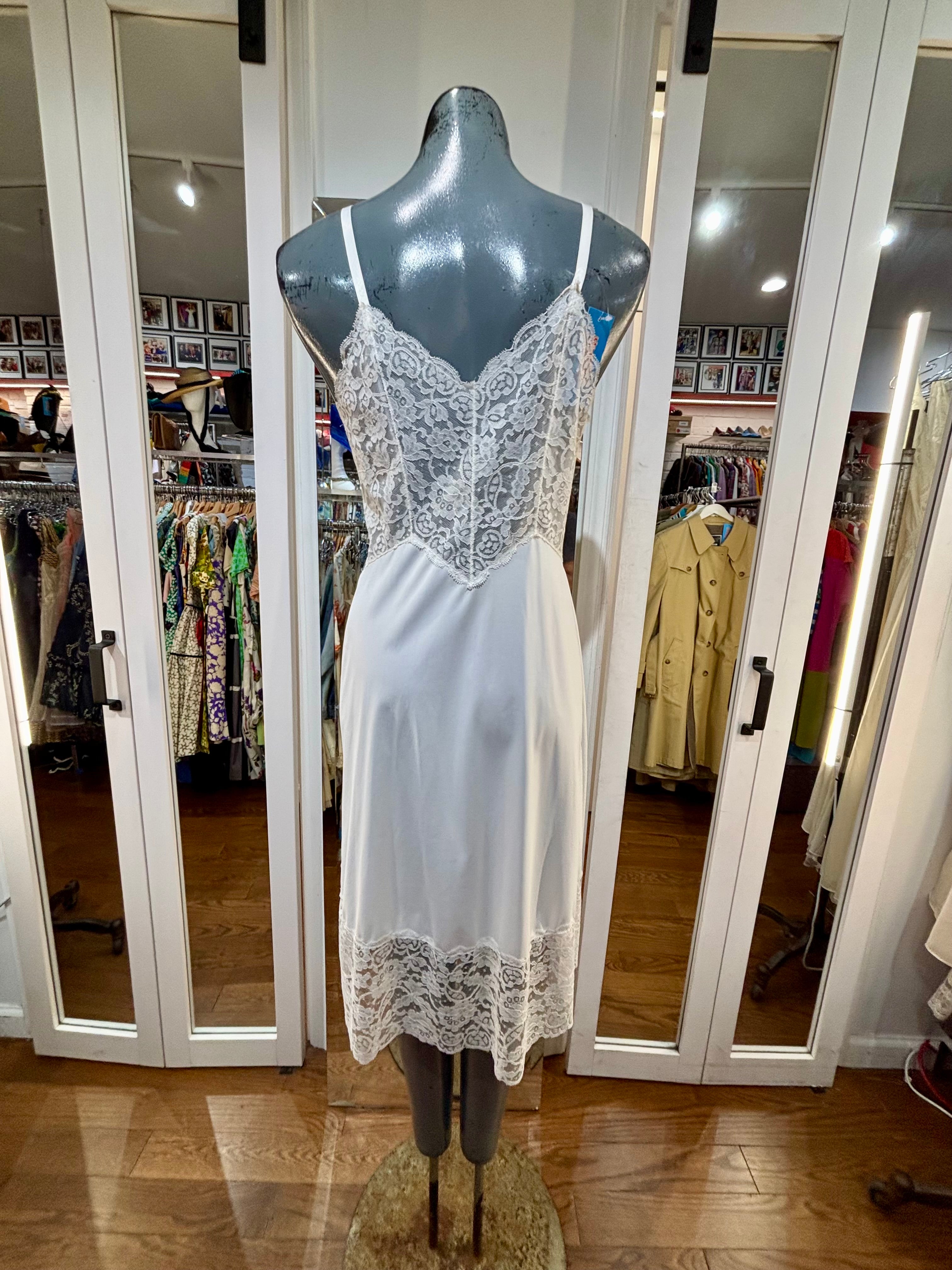 60’s White Slip Dress With Flower Upper Lace And Trim By Vassarette