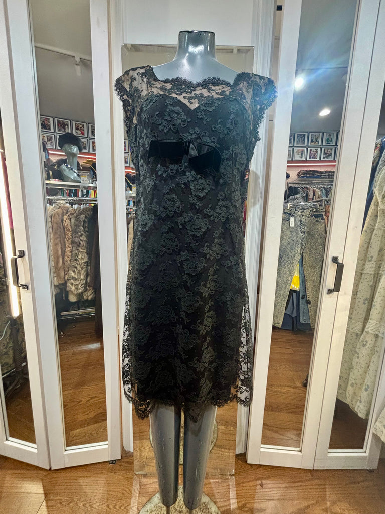 enfocus studio black lace dress BEAUTIFUL / Mid-Length in waist Lace Enfocus Studio Dresses At