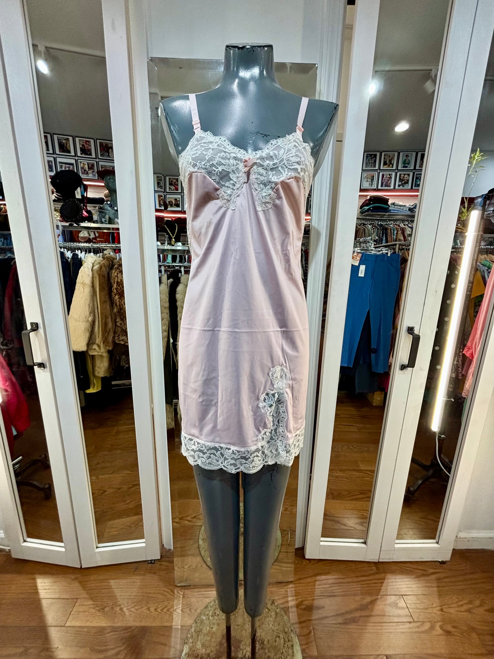 80's Pale Pink Slip Dress With Lace Detailing By Sears – Hamlets Vintage