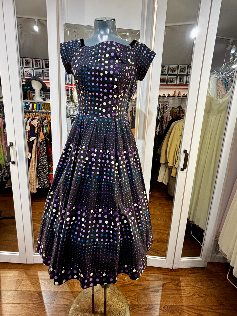 50's Black Multicolor Dot Print Fit With Flare Style Dress Hamlets Vintage 50's Black Multicolor Dot Print Fit With Flare Style Dress Hamlets Vintage