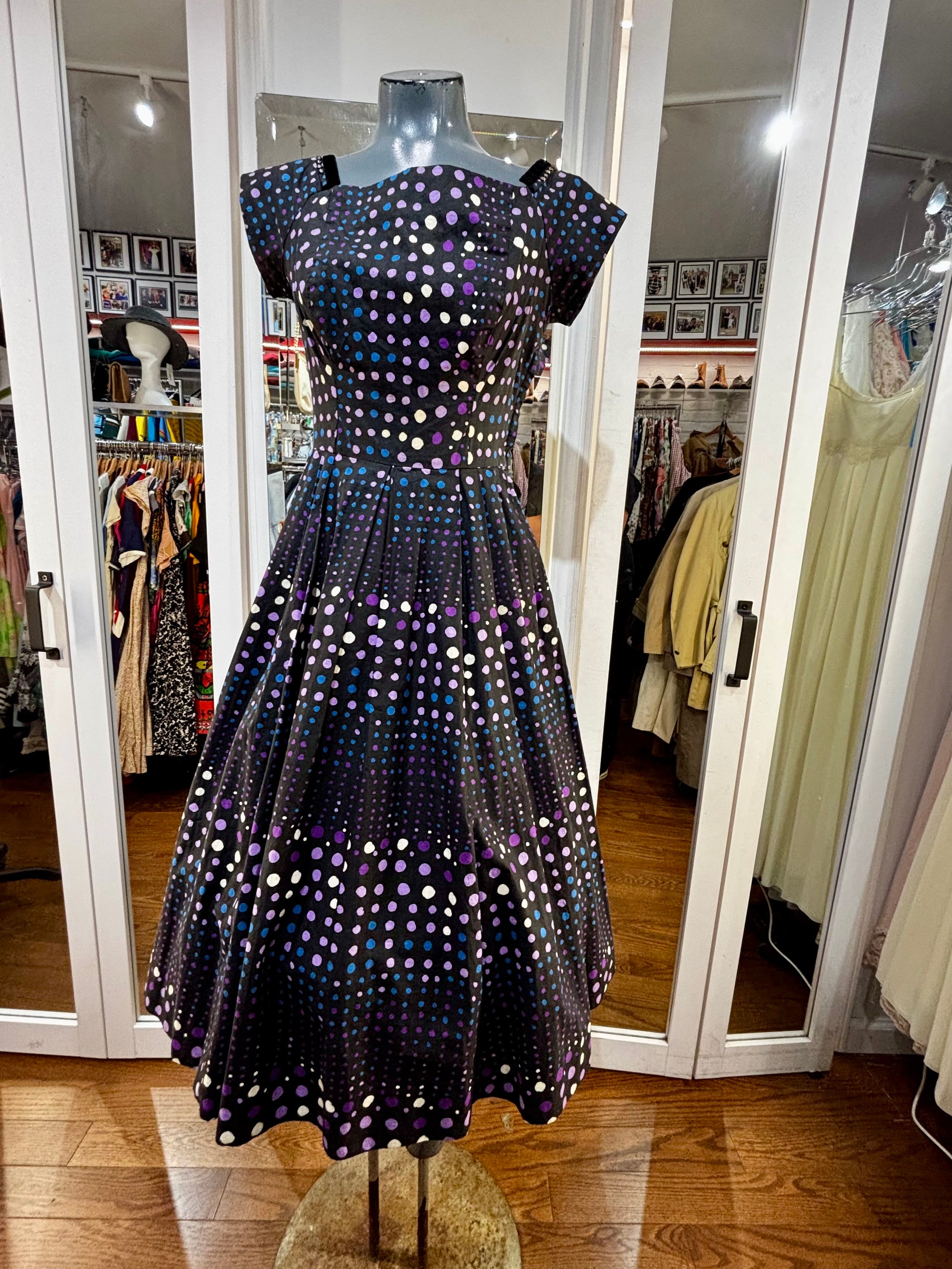 50's Black Multicolor Dot Print Fit With Flare Style Dress Hamlets Vintage 50's Black Multicolor Dot Print Fit With Flare Style Dress Hamlets Vintage