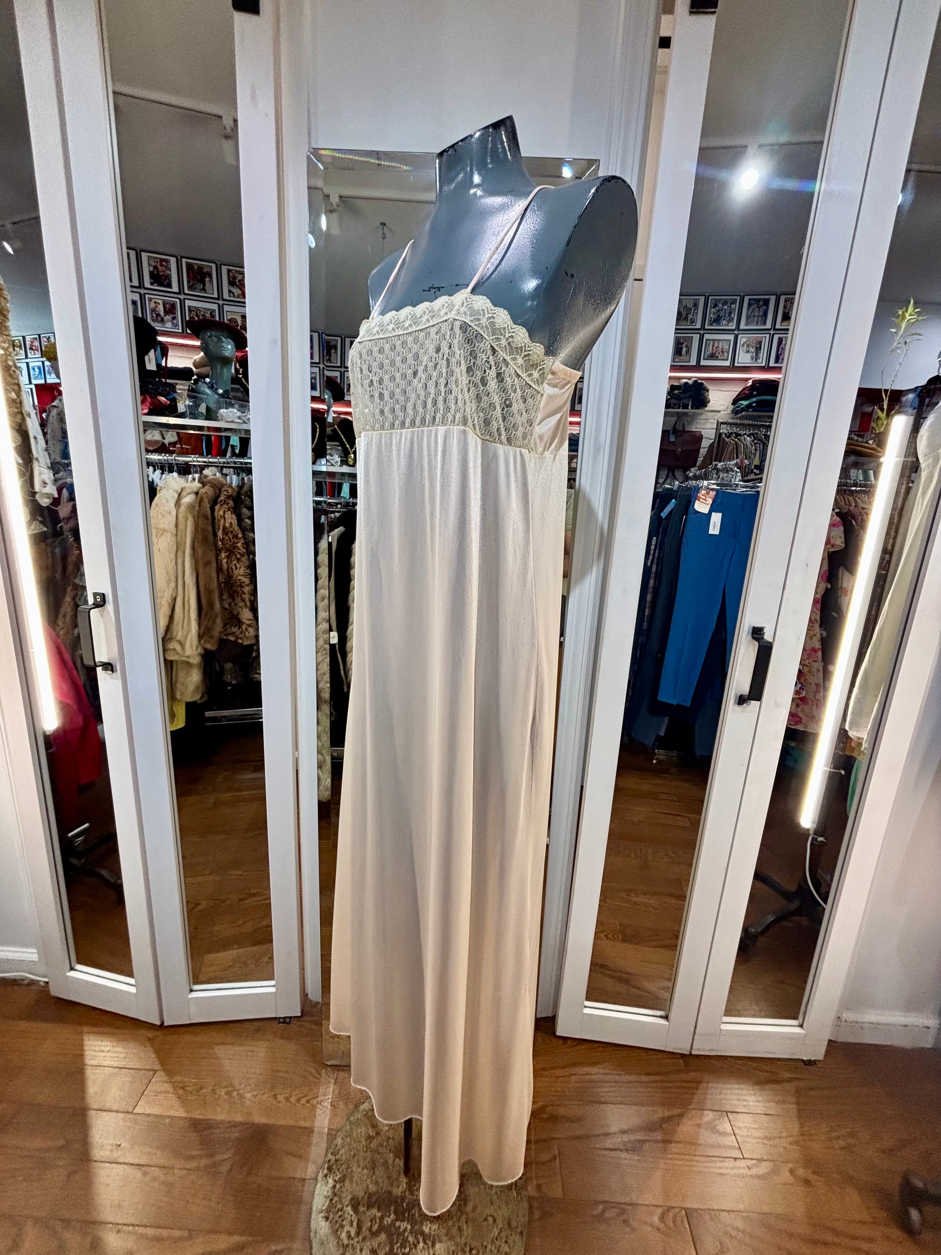 70's Beige Long Slip Dress With Lace Detailing By Undercover Wear – Hamlets Vintage 70's Beige Long Slip Dress With Lace Detailing By Undercover Wear – Hamlets Vintage
