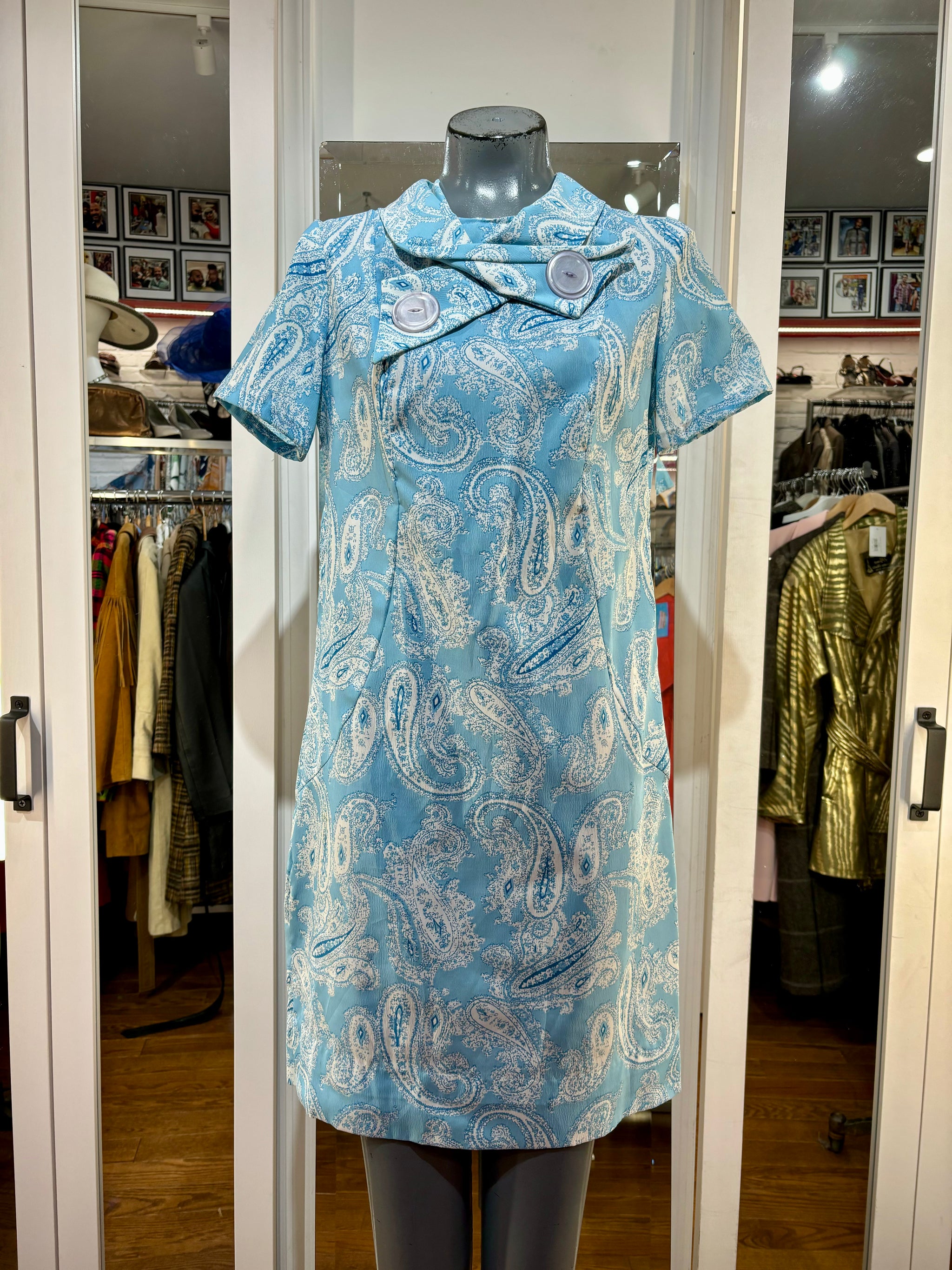 60 s Light Blue Off Ehite Parley Shift Dress With Oversized Collar Detail