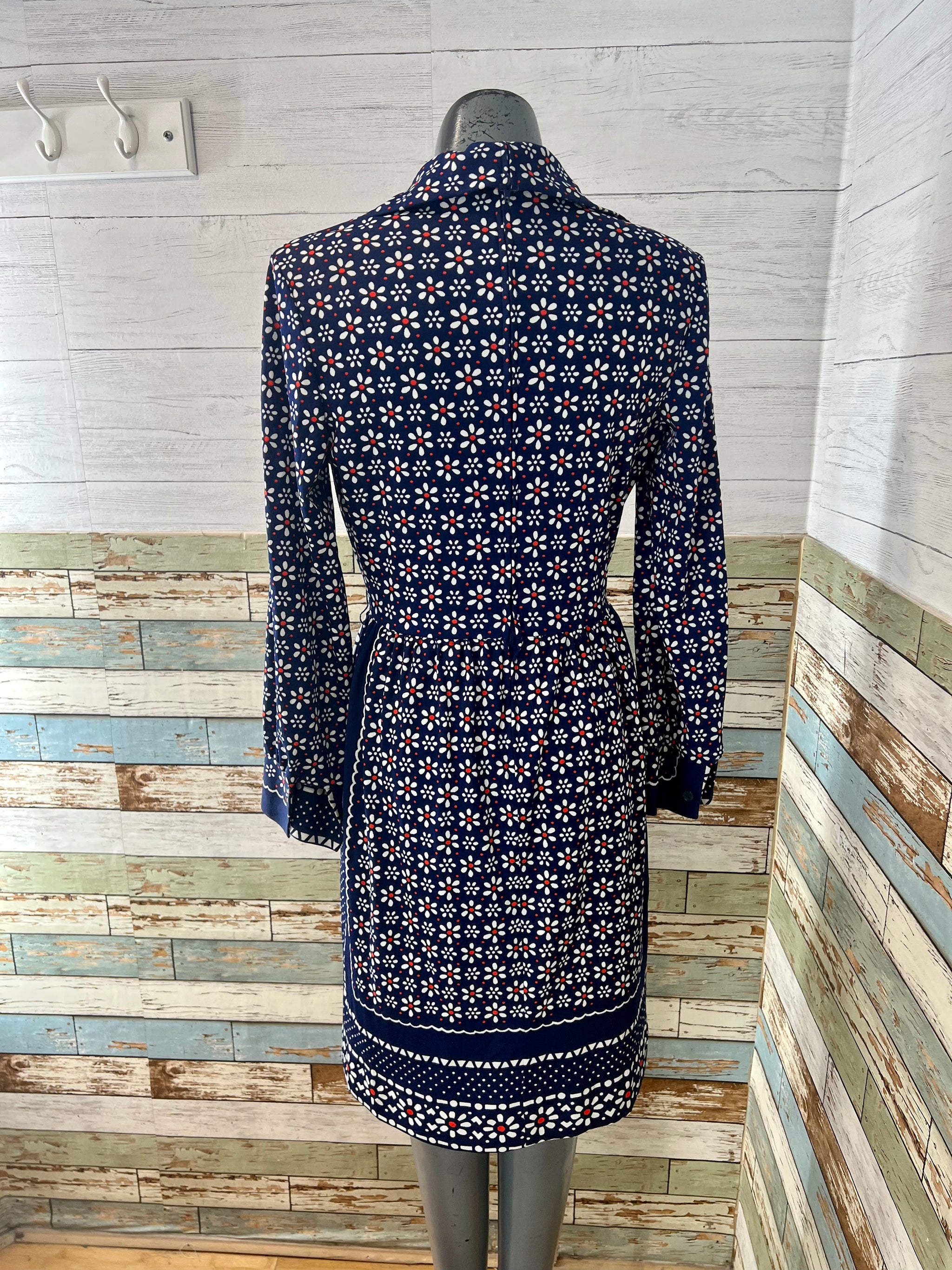 70's Navy Daisy Print Long Sleeve Dress by Butte Knit  Hamlets Vintage